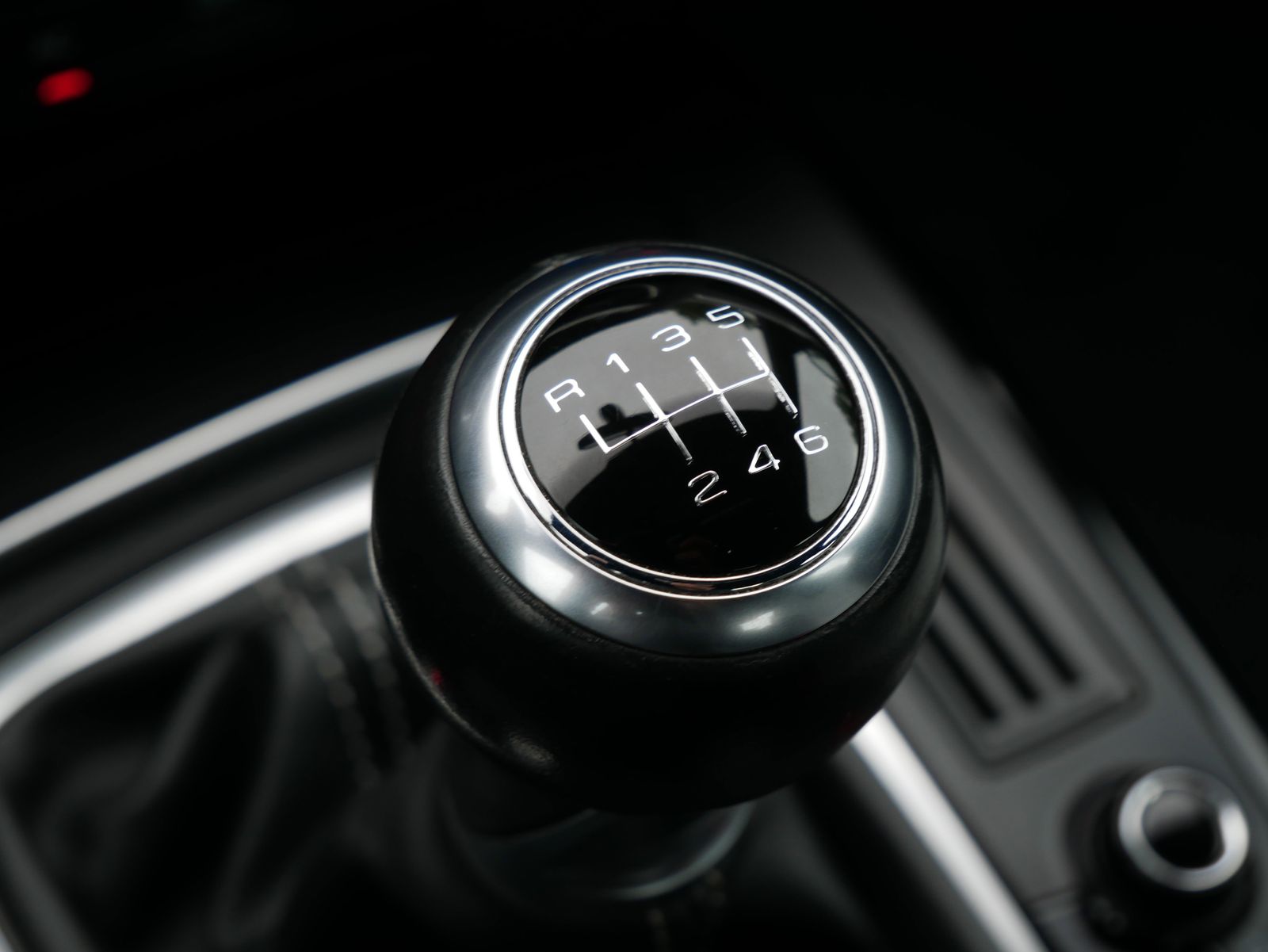 Thumbnail: 2012 Audi S4 - 20
