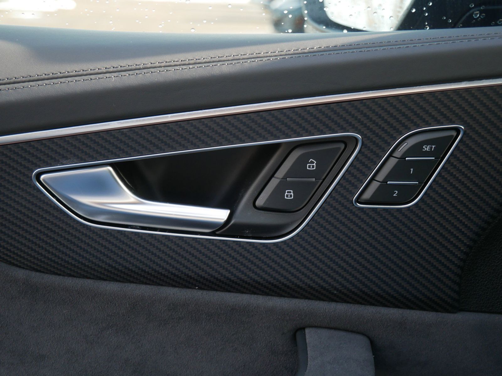 Thumbnail: 2026 Audi RS Q8 - 18