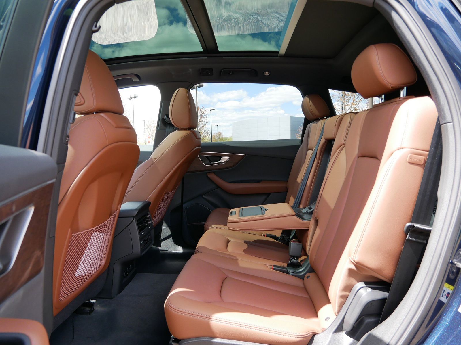Thumbnail: 2026 Audi Q7 - 9