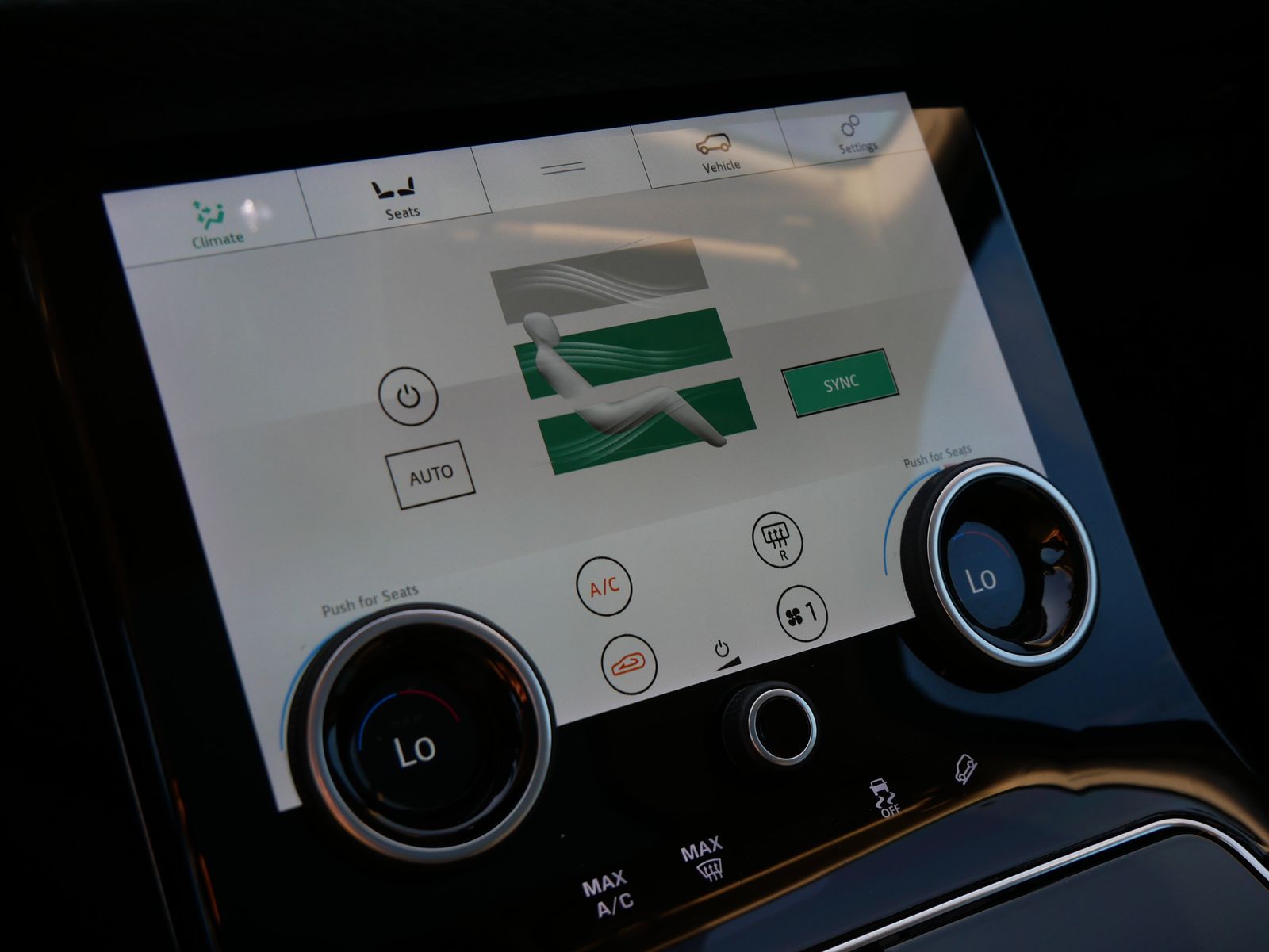 Thumbnail: 2020 Land Rover Range Rover Velar - 18