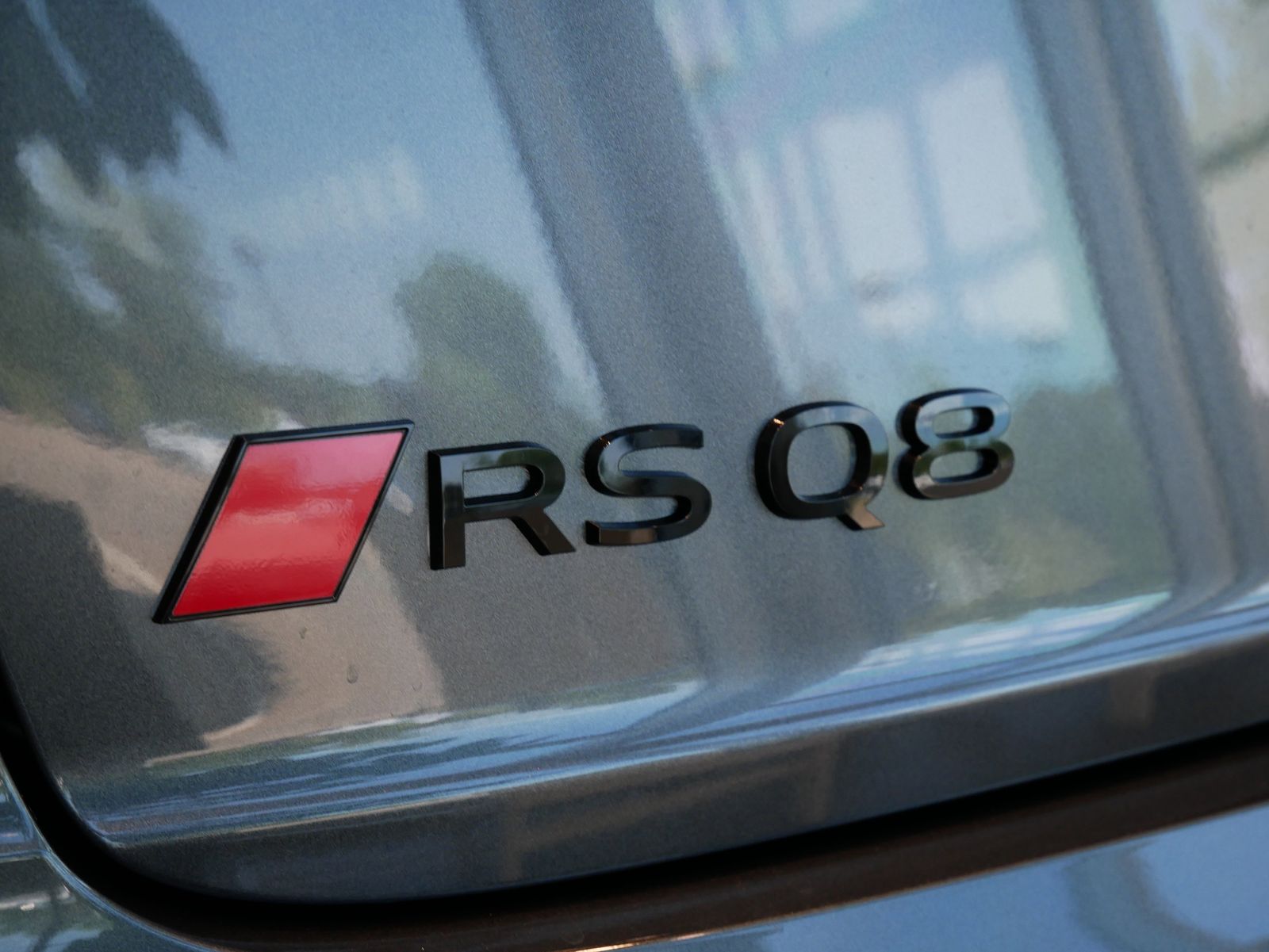 Thumbnail: 2025 Audi RS Q8 - 9