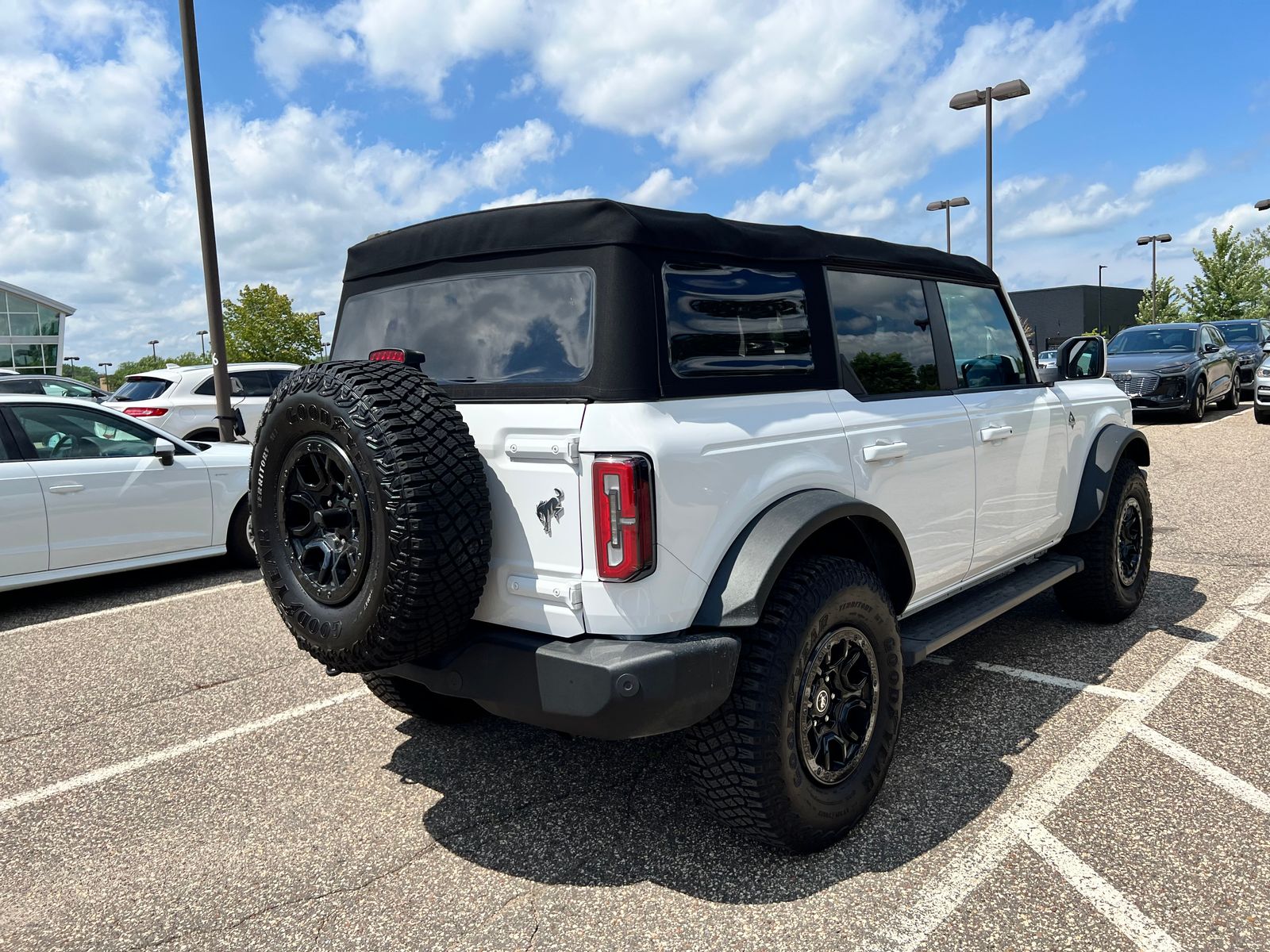 Thumbnail: 2023 Ford Bronco - 3