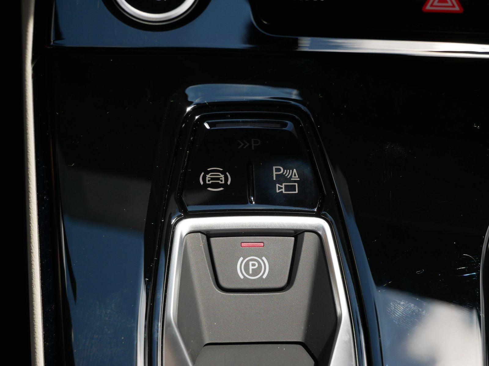 Thumbnail: 2027 Audi Q6 e-tron - 23