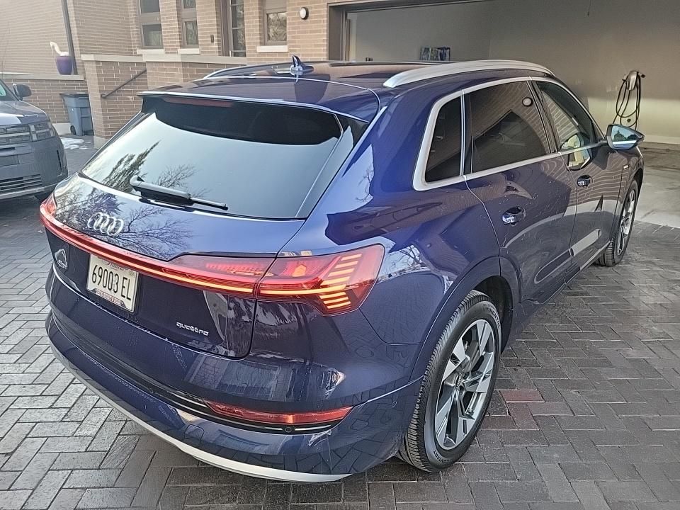 Thumbnail: 2023 Audi e-tron - 4