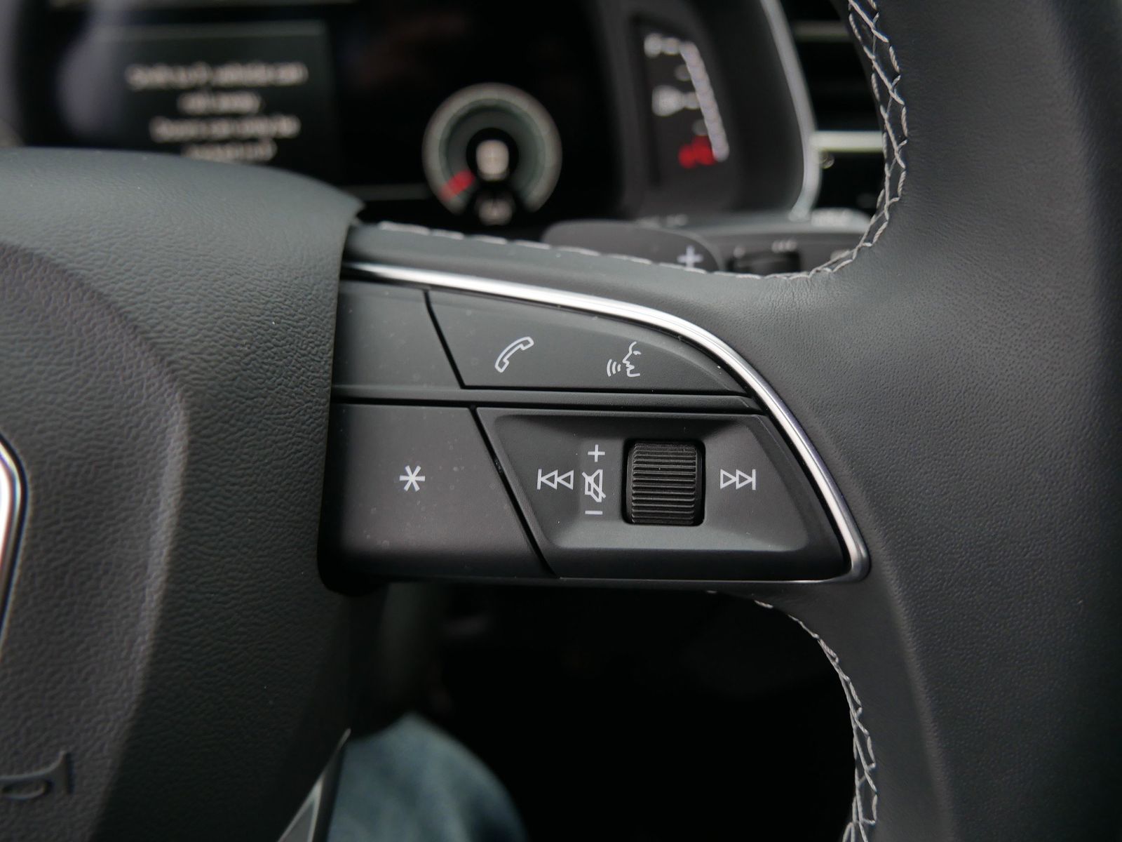 Thumbnail: 2025 Audi Q7 - 24