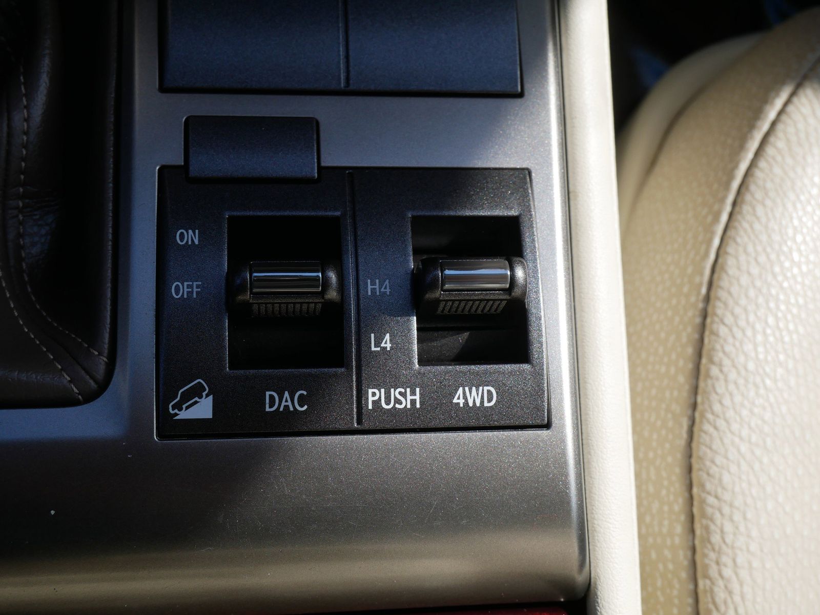 Thumbnail: 2014 Lexus GX - 22