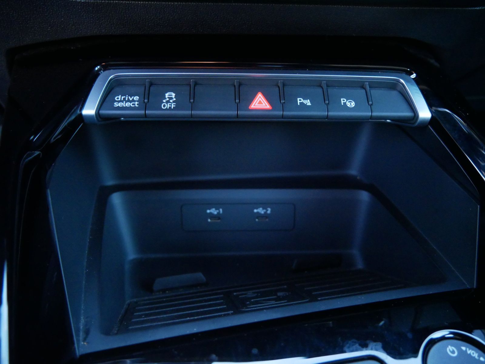 Thumbnail: 2024 Audi RS 3 - 21