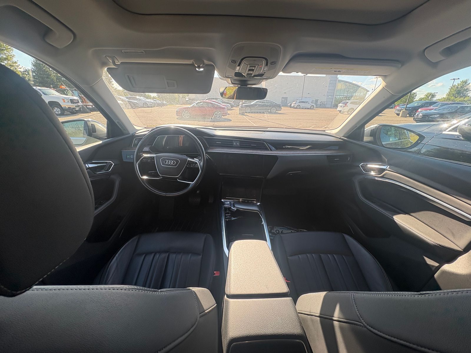 Thumbnail: 2019 Audi e-tron - 5