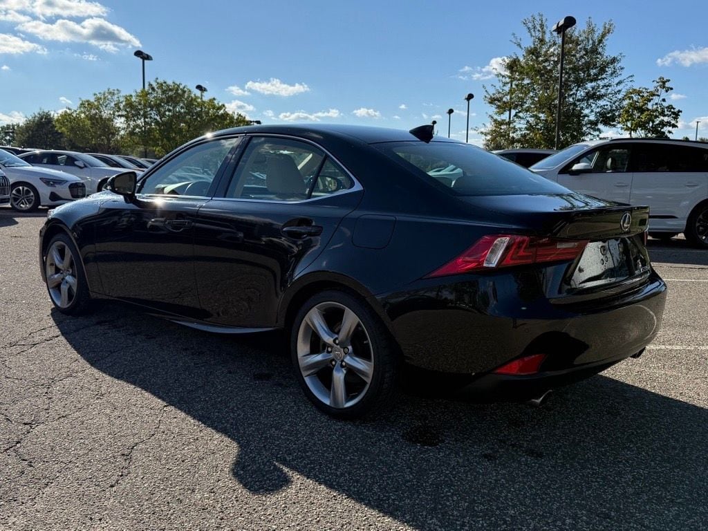 Thumbnail: 2015 Lexus IS - 3