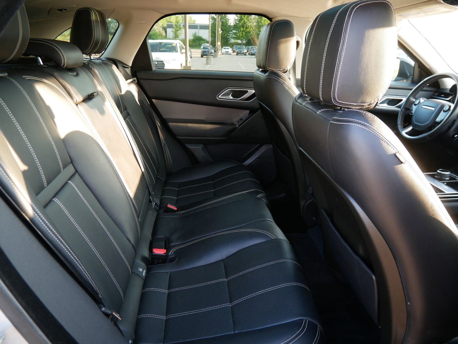 Thumbnail: 2020 Land Rover Range Rover Velar - 10