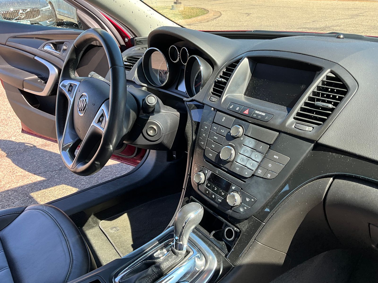 Thumbnail: 2012 Buick Regal - 21