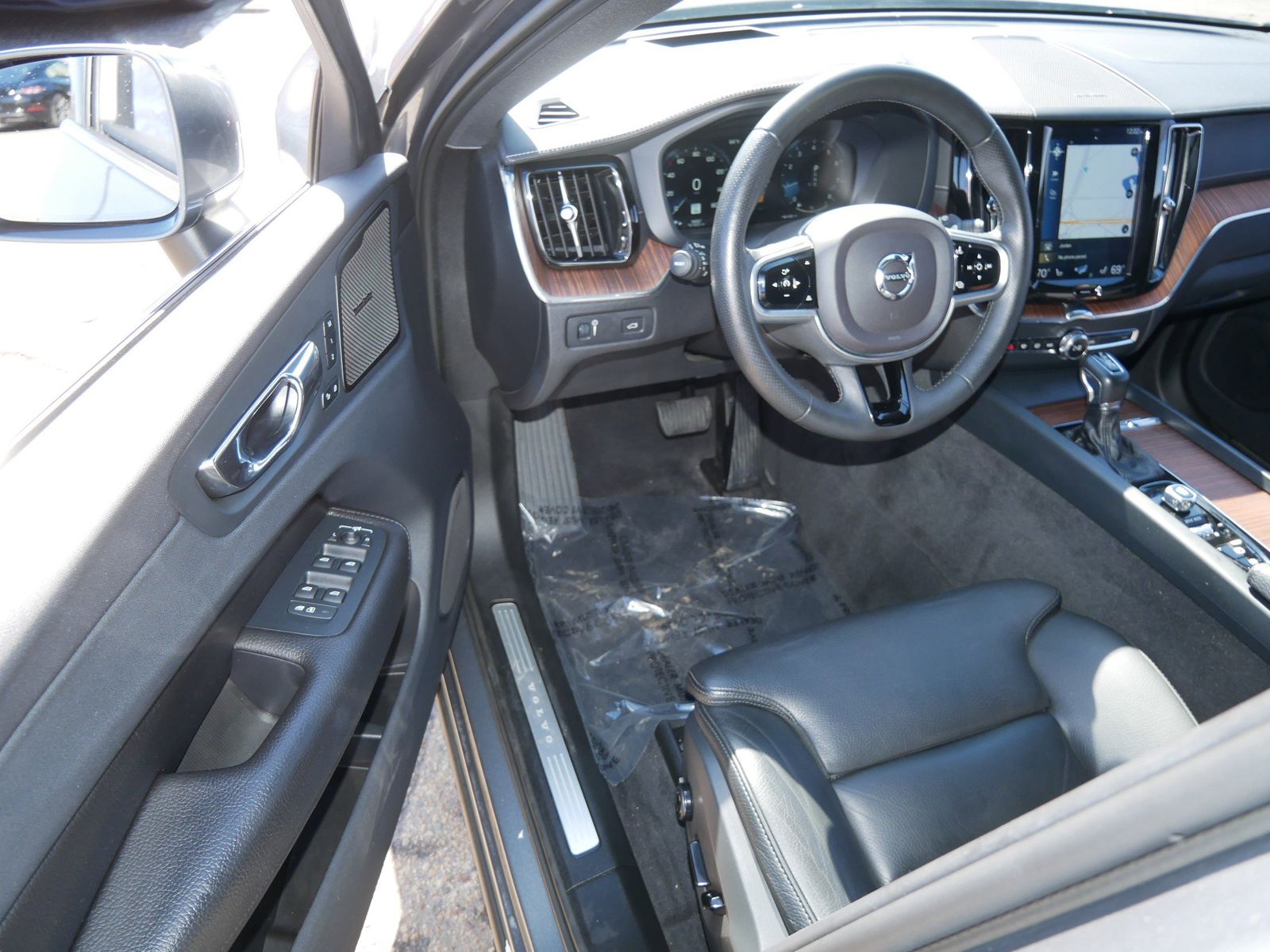 Thumbnail: 2019 Volvo XC60 - 9