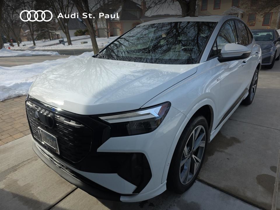 Thumbnail: 2023 Audi Q4 e-tron - 1