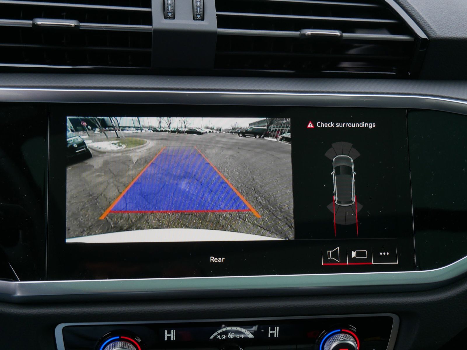 Thumbnail: 2025 Audi Q3 - 18