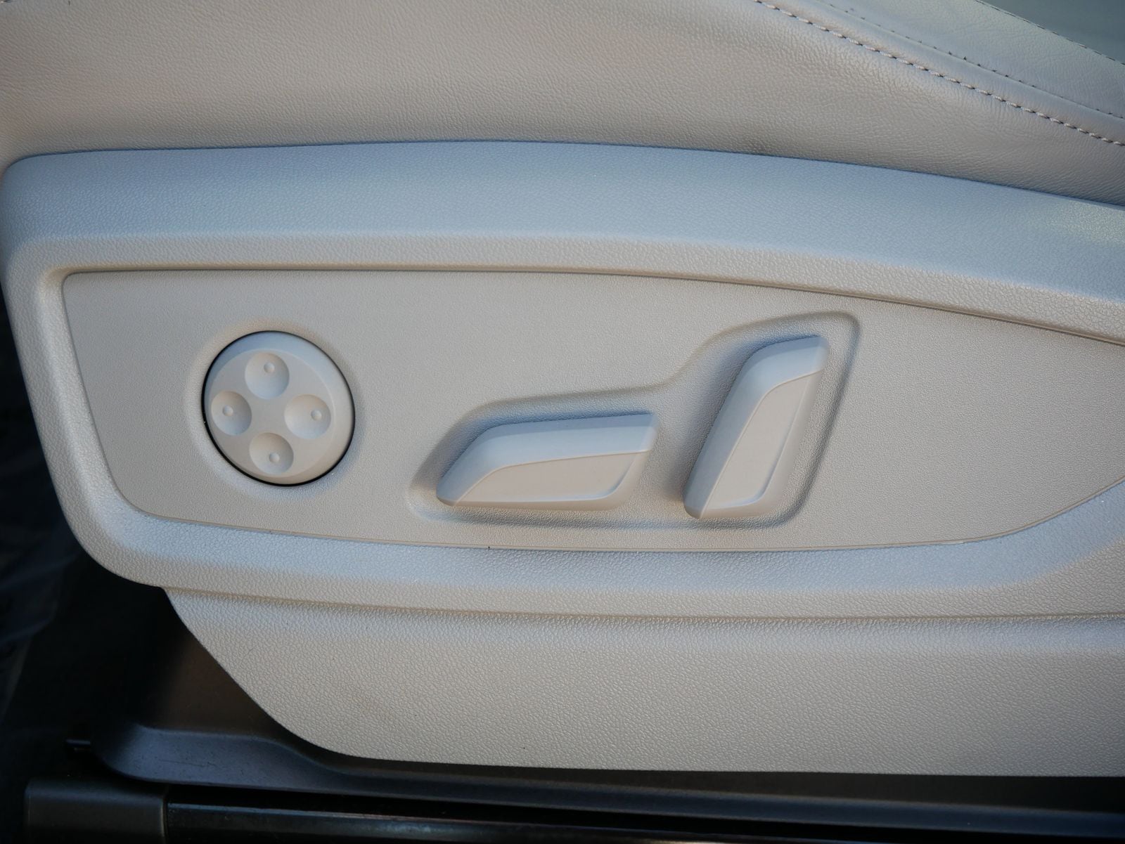Thumbnail: 2025 Audi Q5 - 18