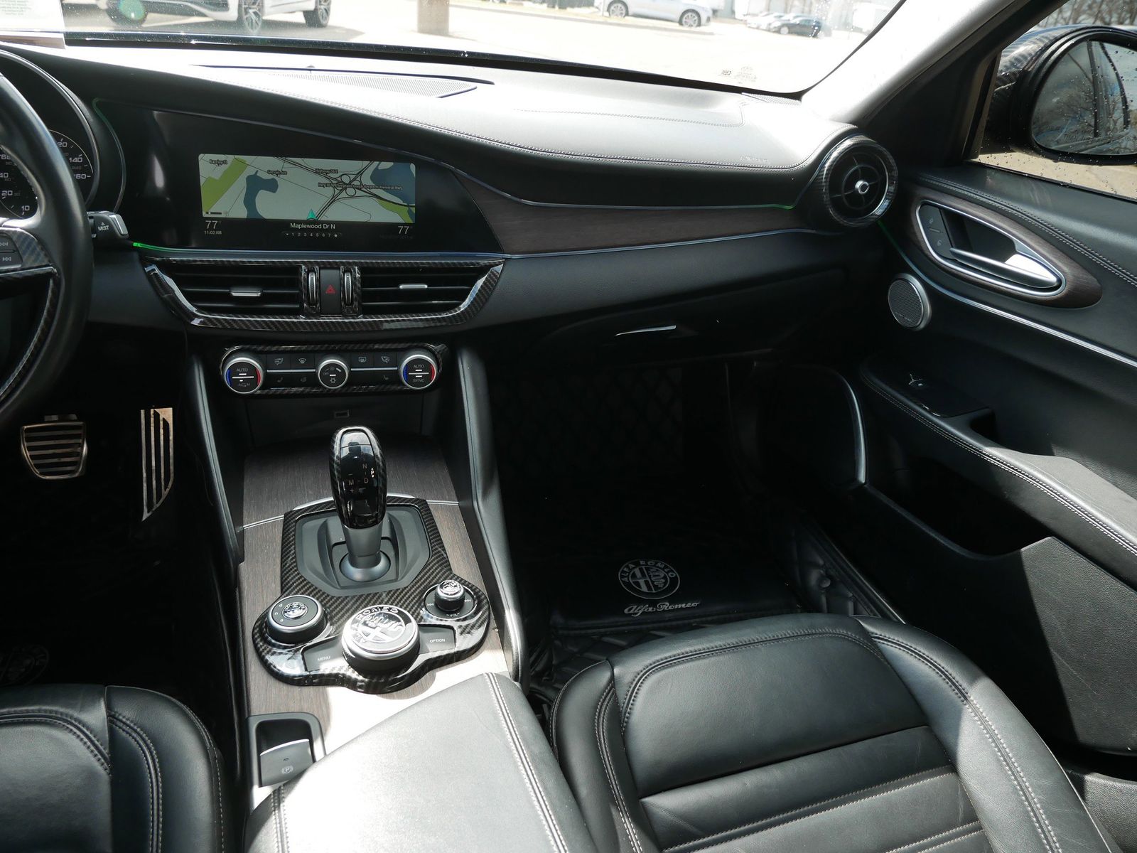 Thumbnail: 2017 Alfa Romeo Giulia - 15