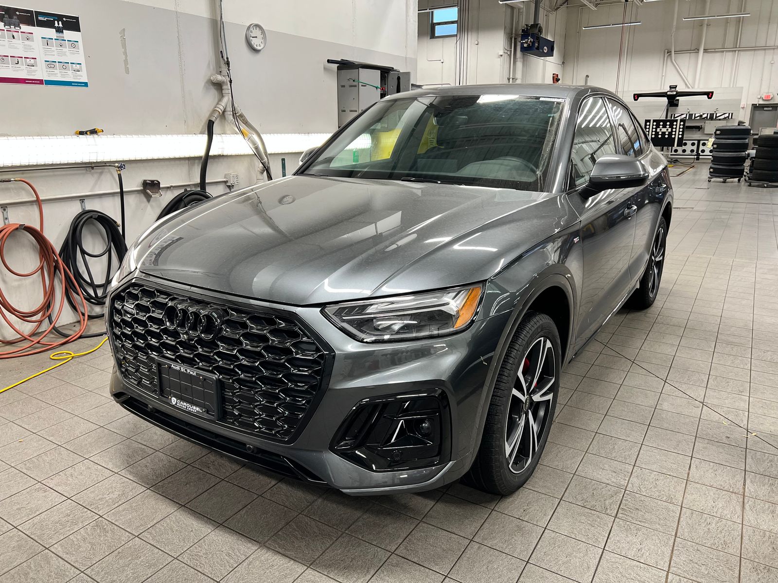 Thumbnail: 2025 Audi Q5 - 1