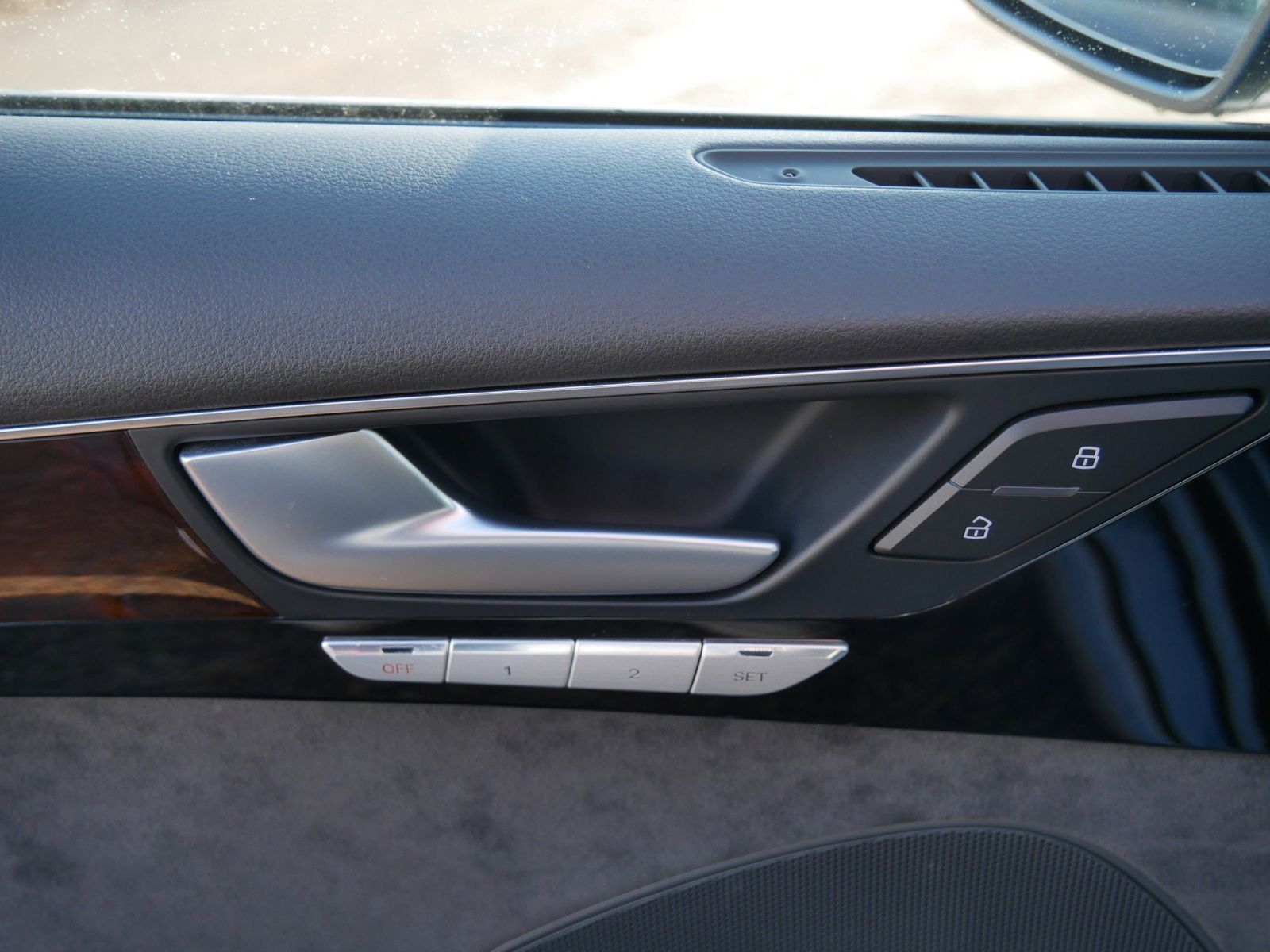 Thumbnail: 2017 Audi A8 - 15