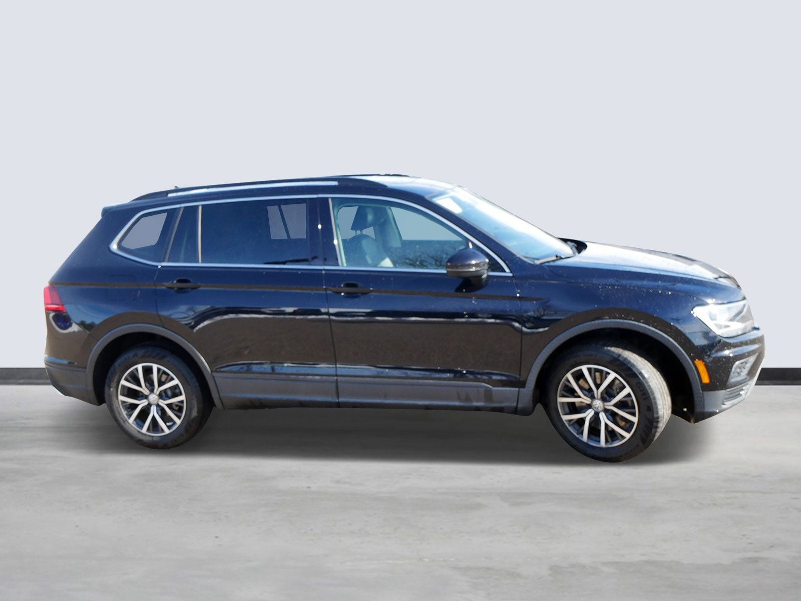 Thumbnail: 2019 Volkswagen Tiguan - 5