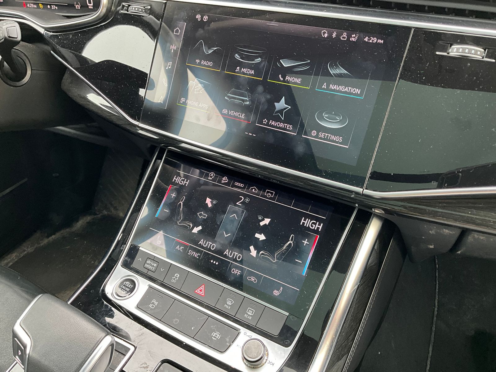 Thumbnail: 2023 Audi Q7 - 17