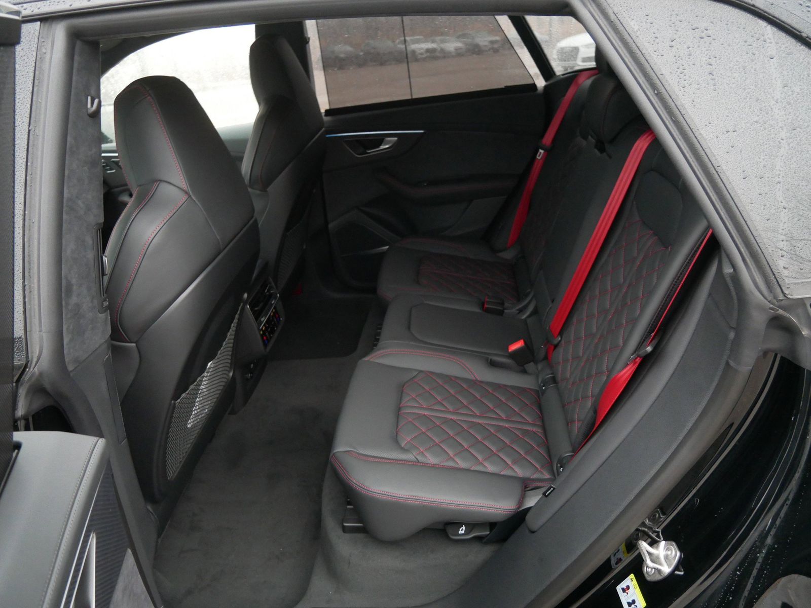 Thumbnail: 2026 Audi SQ8 - 10