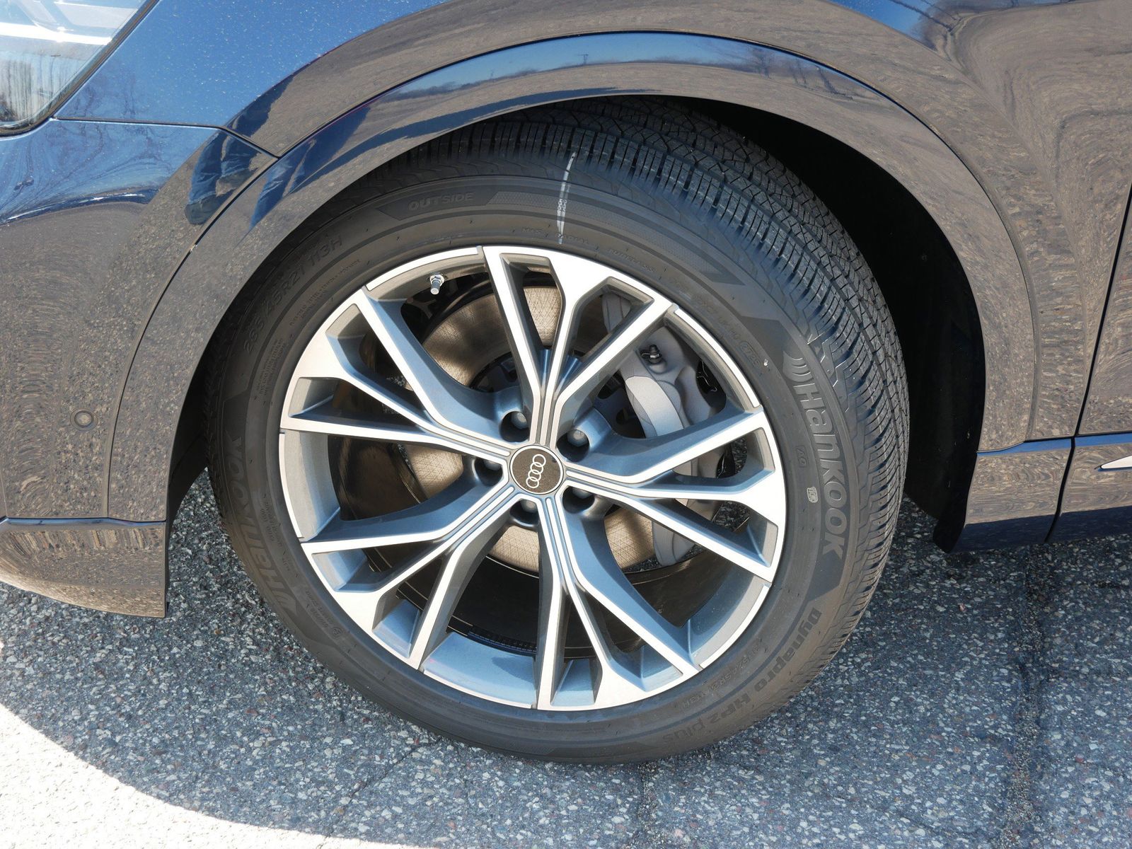 Thumbnail: 2026 Audi Q8 - 7