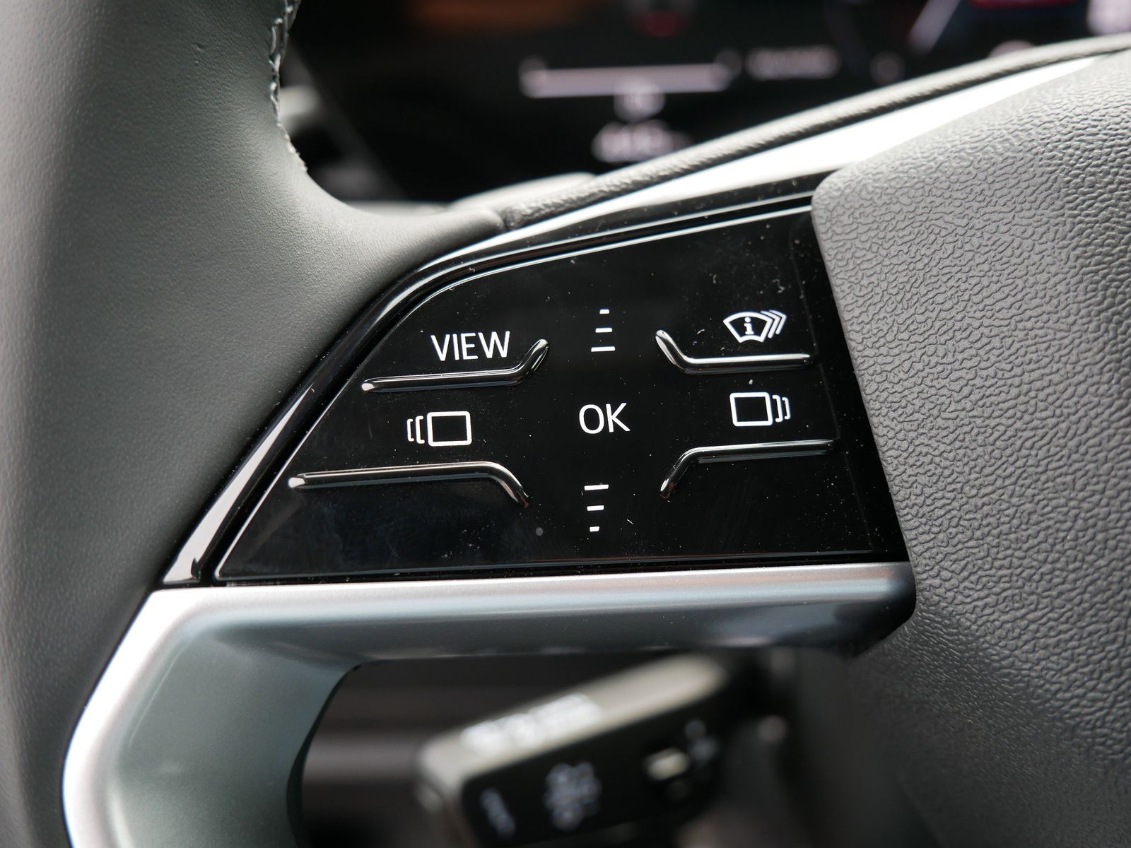 Thumbnail: 2025 Audi Q5 - 24