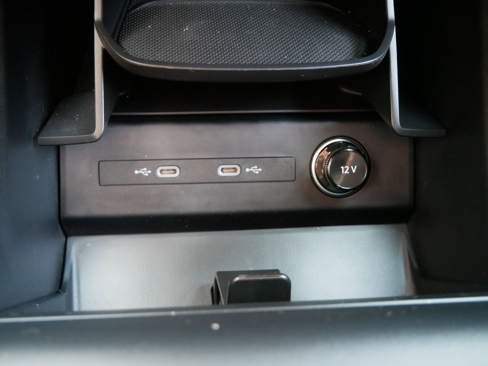 Thumbnail: 2024 Audi Q4 e-tron - 26