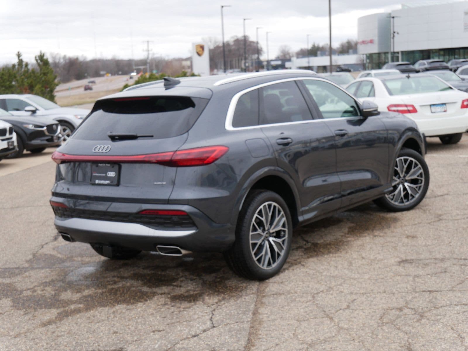 Thumbnail: 2025 Audi Q5 - 4