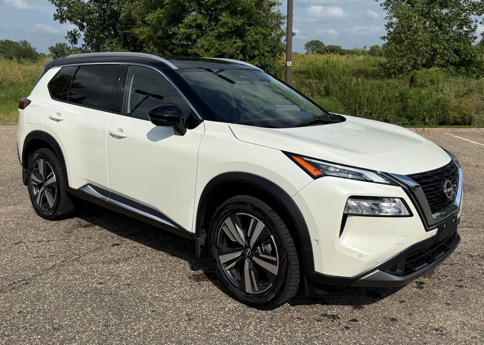 Thumbnail: 2023 Nissan Rogue - 1