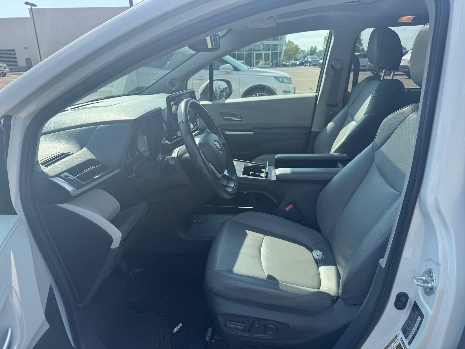 Thumbnail: 2021 Toyota Sienna - 5