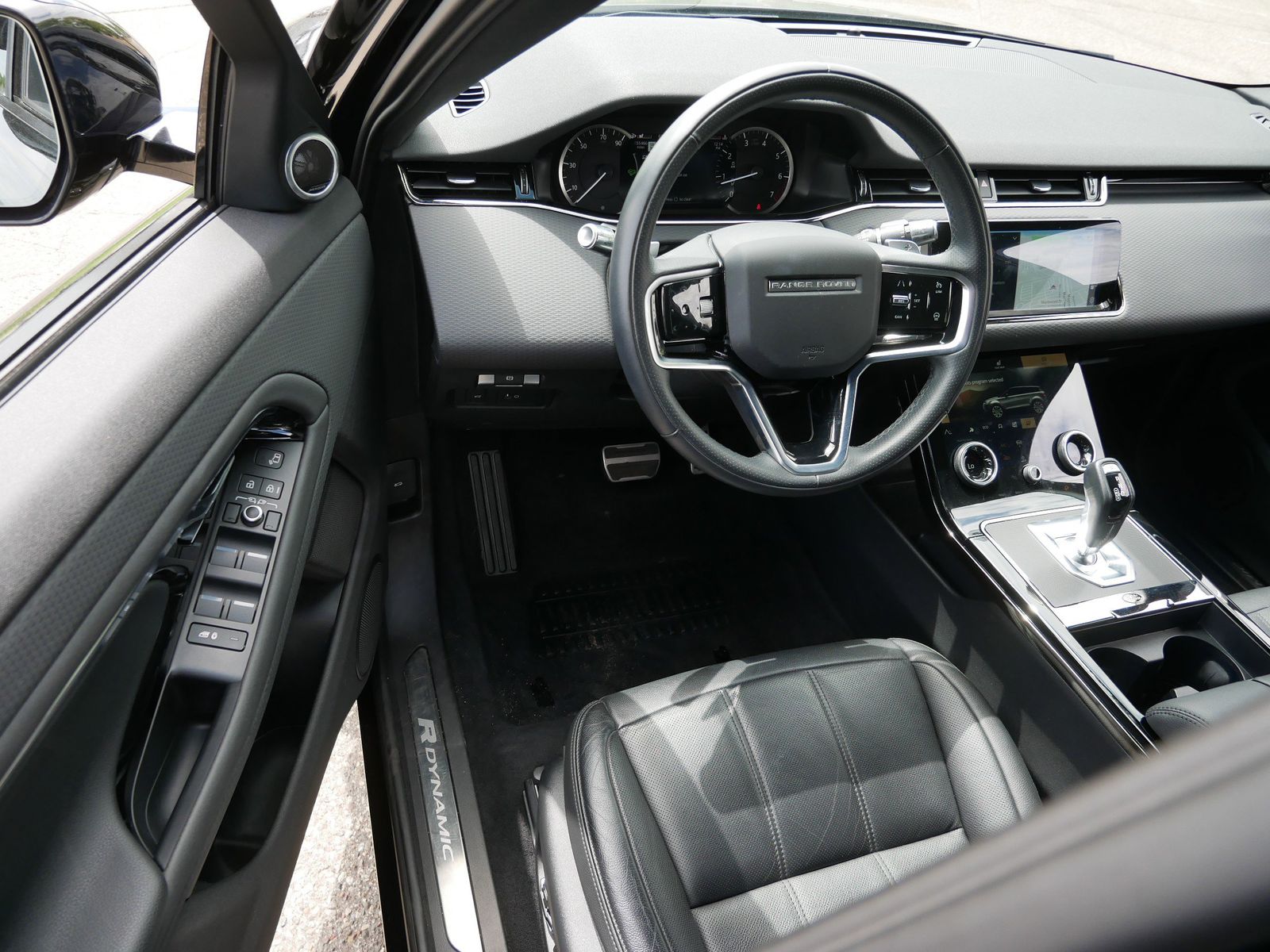 Thumbnail: 2022 Land Rover Range Rover Evoque - 9