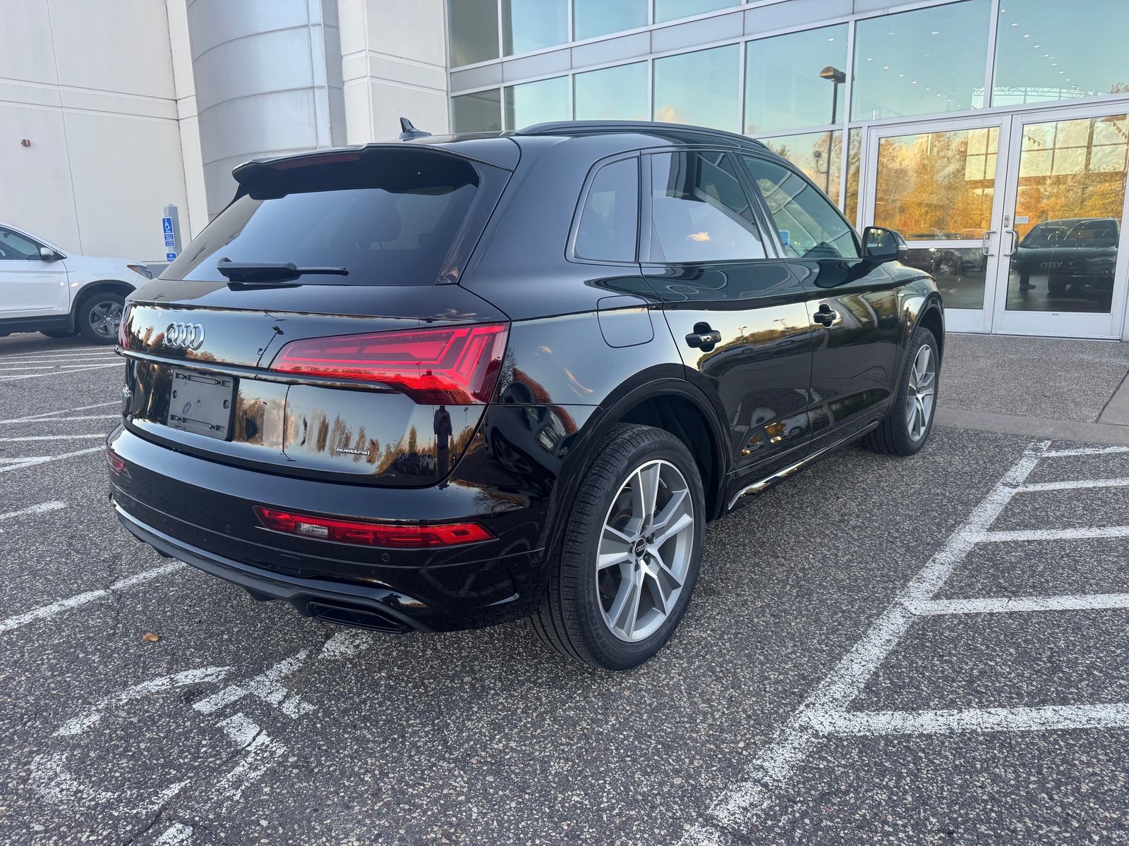 Thumbnail: 2025 Audi Q5 - 4