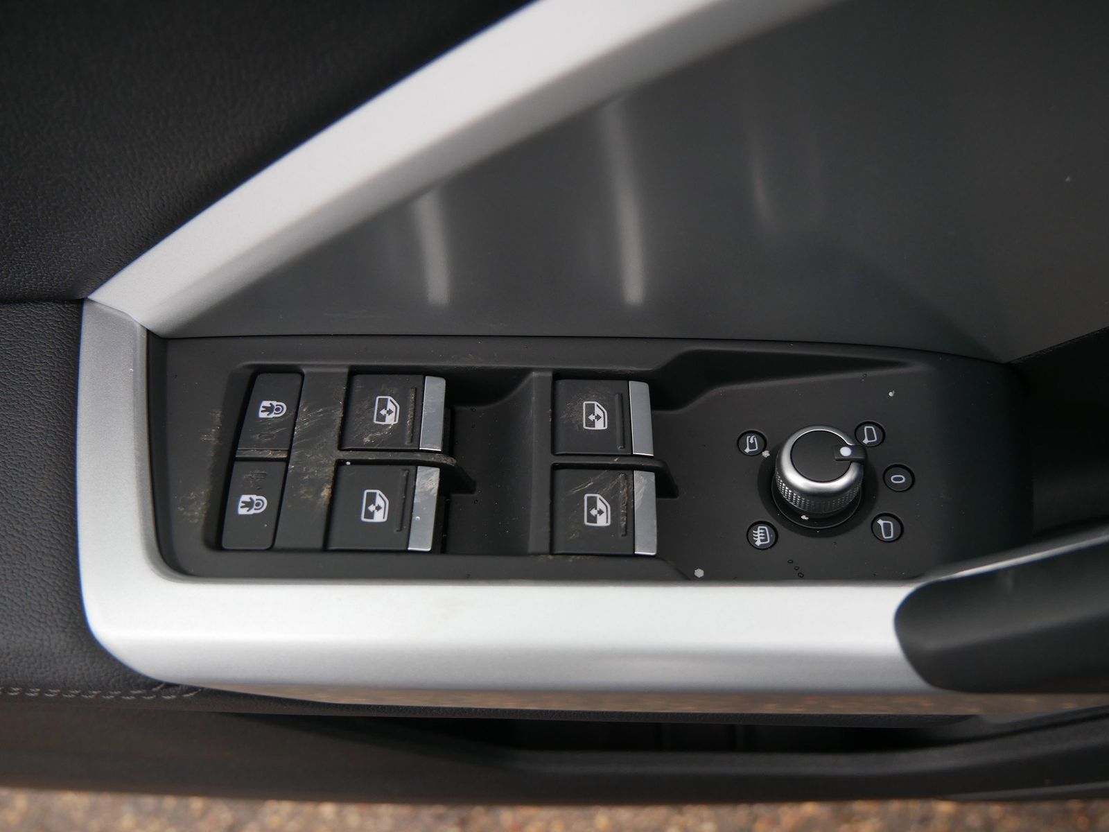 Thumbnail: 2025 Audi Q3 - 15