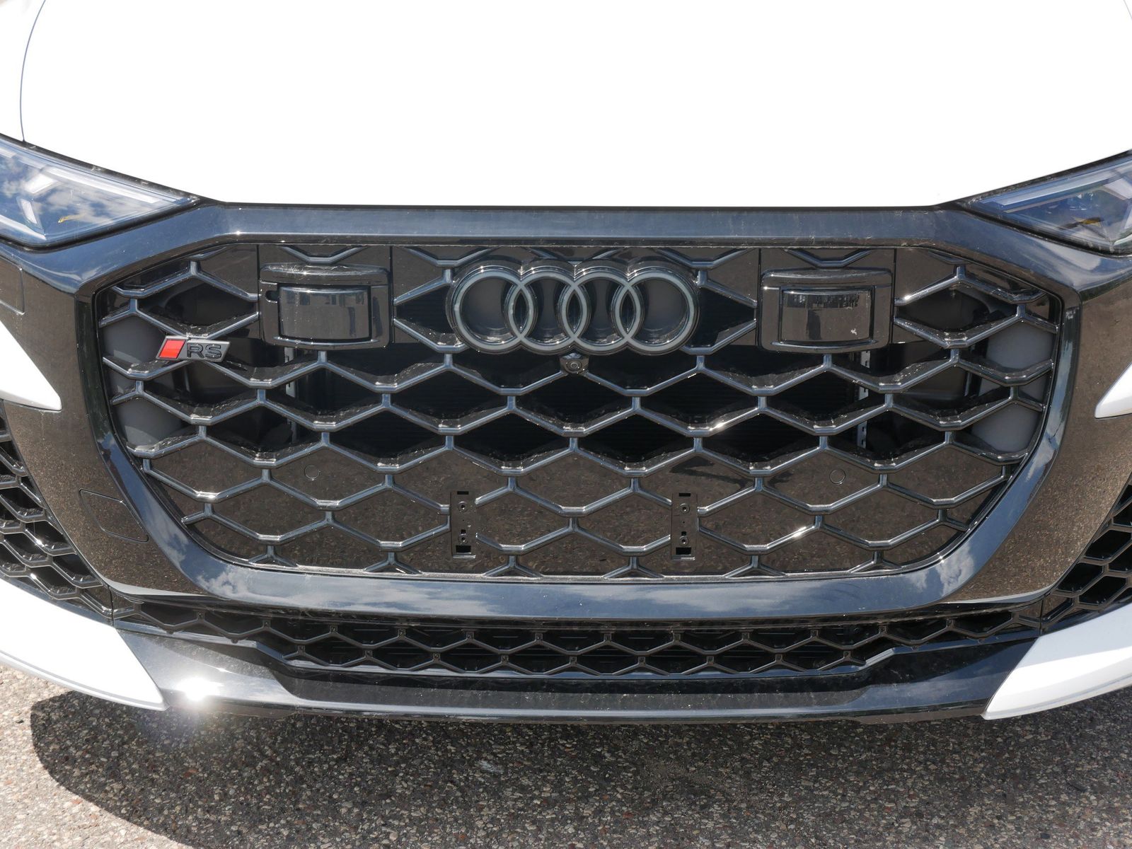 Thumbnail: 2026 Audi RS Q8 - 8