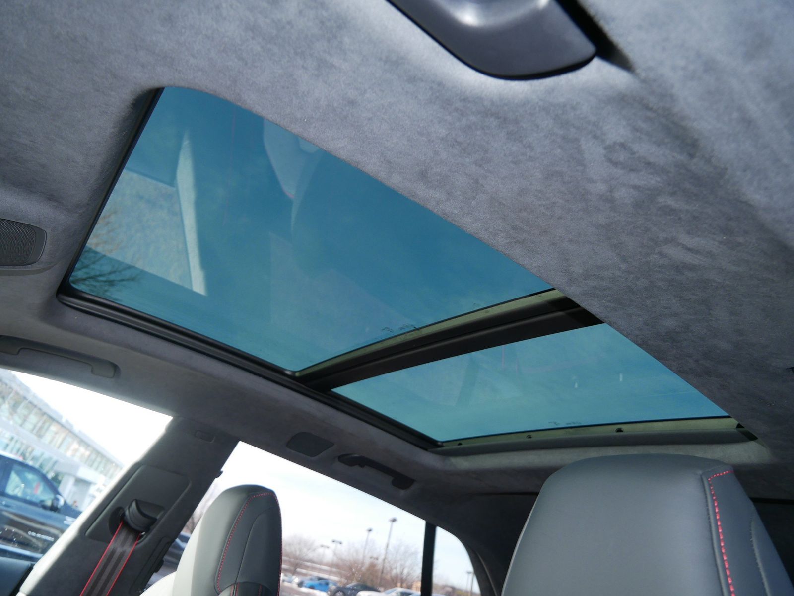 Thumbnail: 2026 Audi RS Q8 - 15