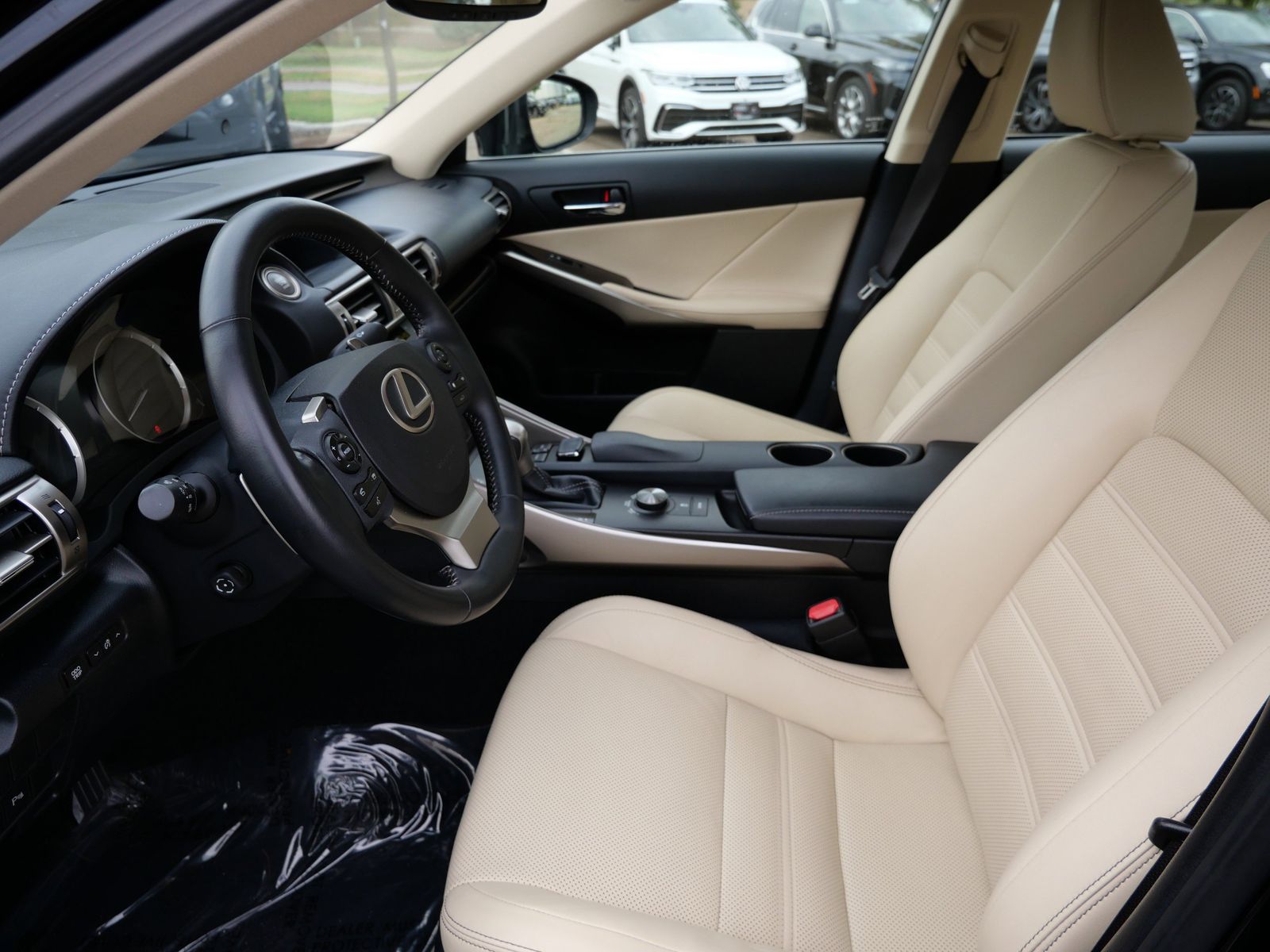 Thumbnail: 2015 Lexus IS - 8
