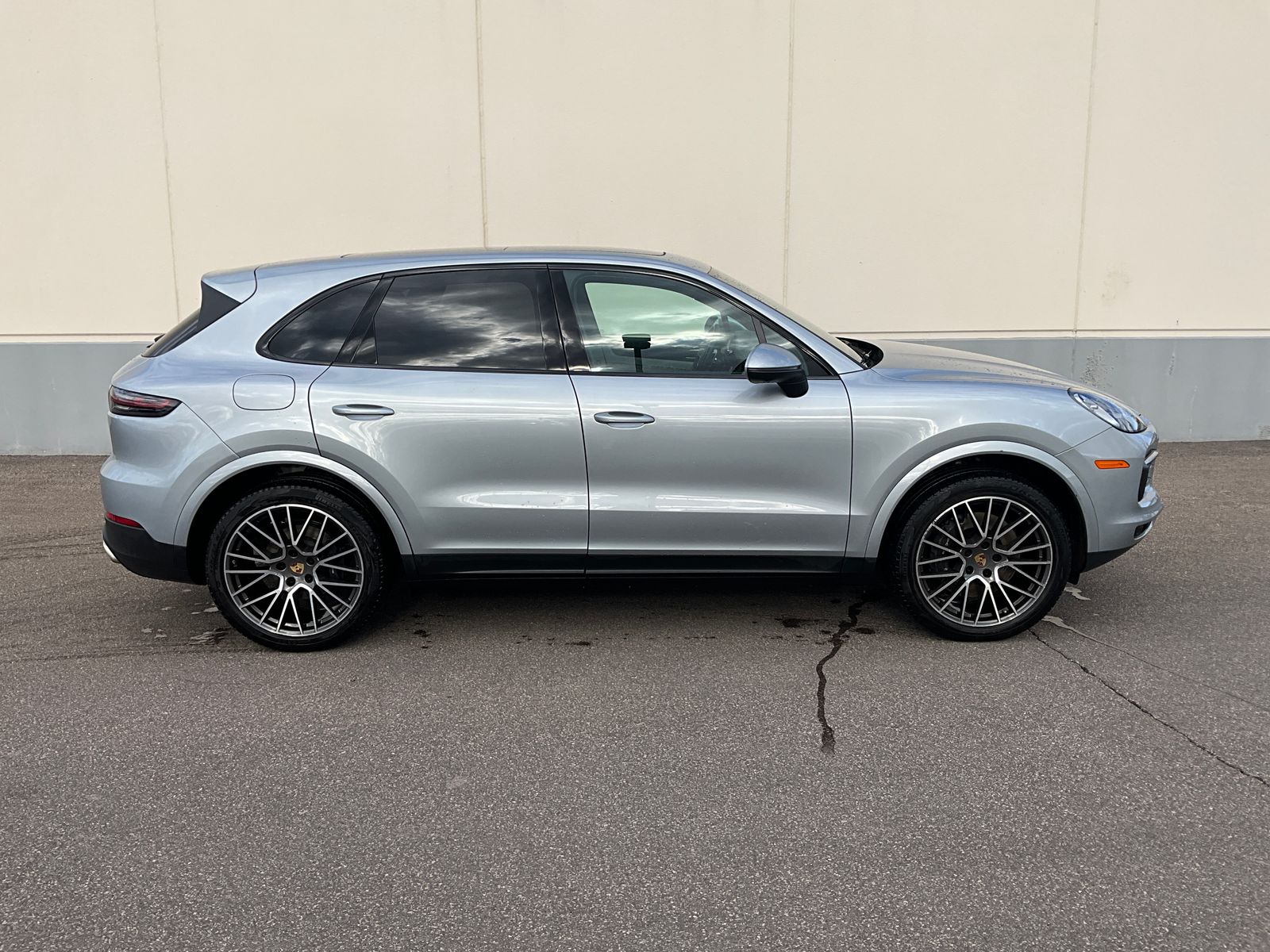 Thumbnail: 2023 Porsche Cayenne - 8