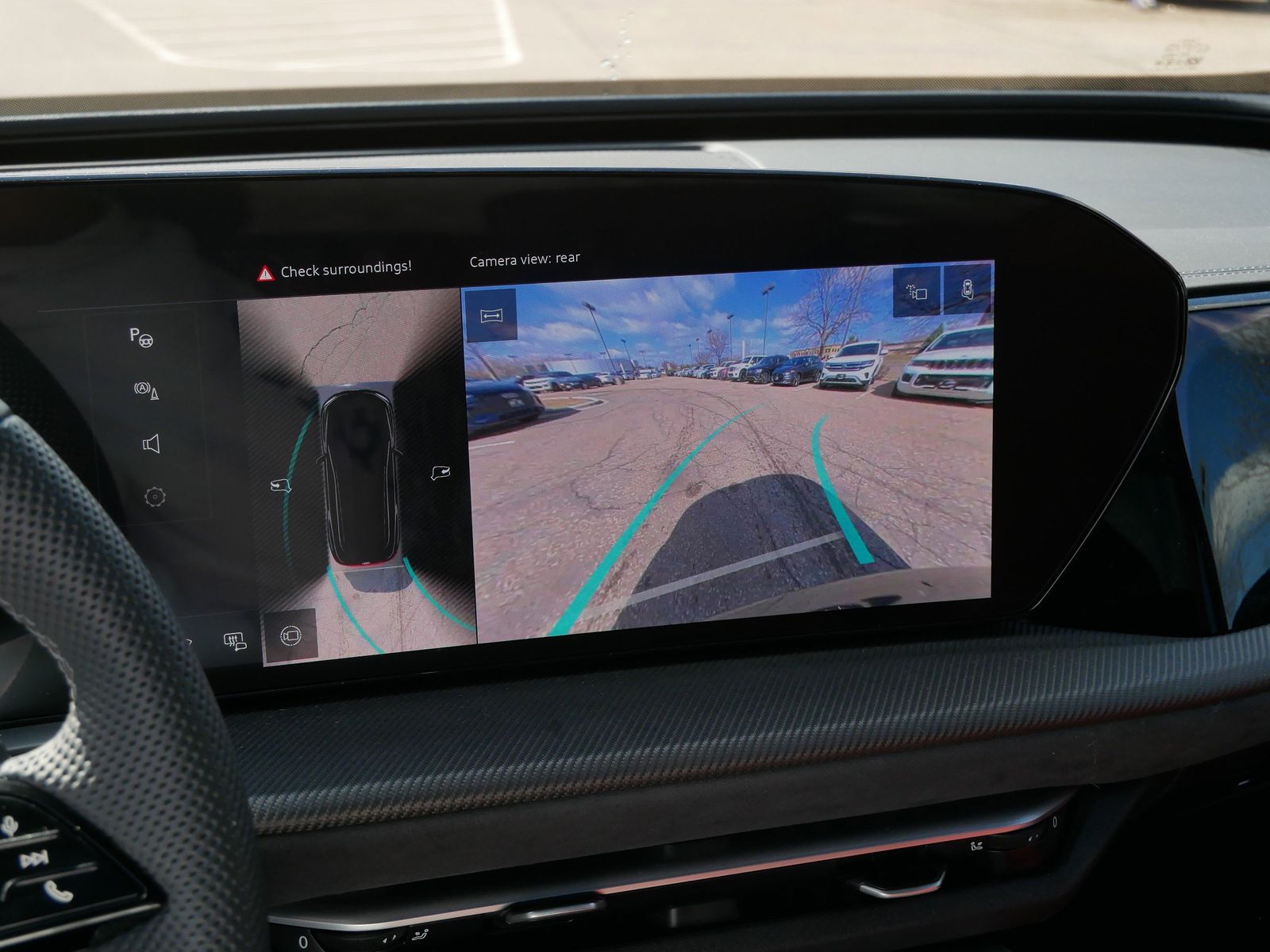 Thumbnail: 2025 Audi SQ5 - 17