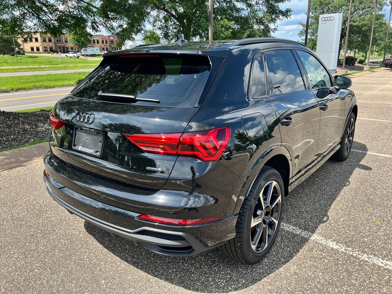 Thumbnail: 2025 Audi Q3 - 4