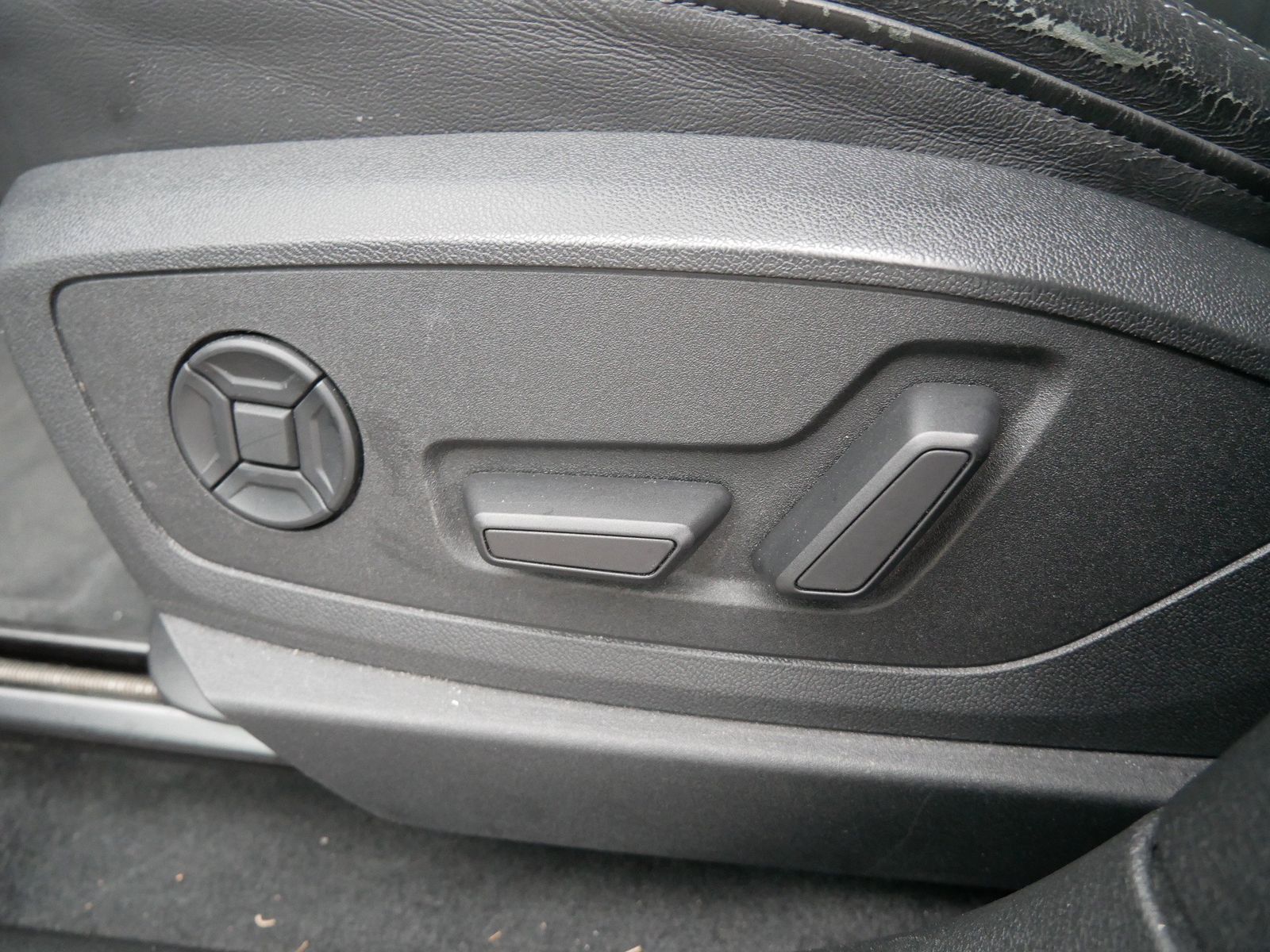 Thumbnail: 2024 Audi Q8 e-tron - 14