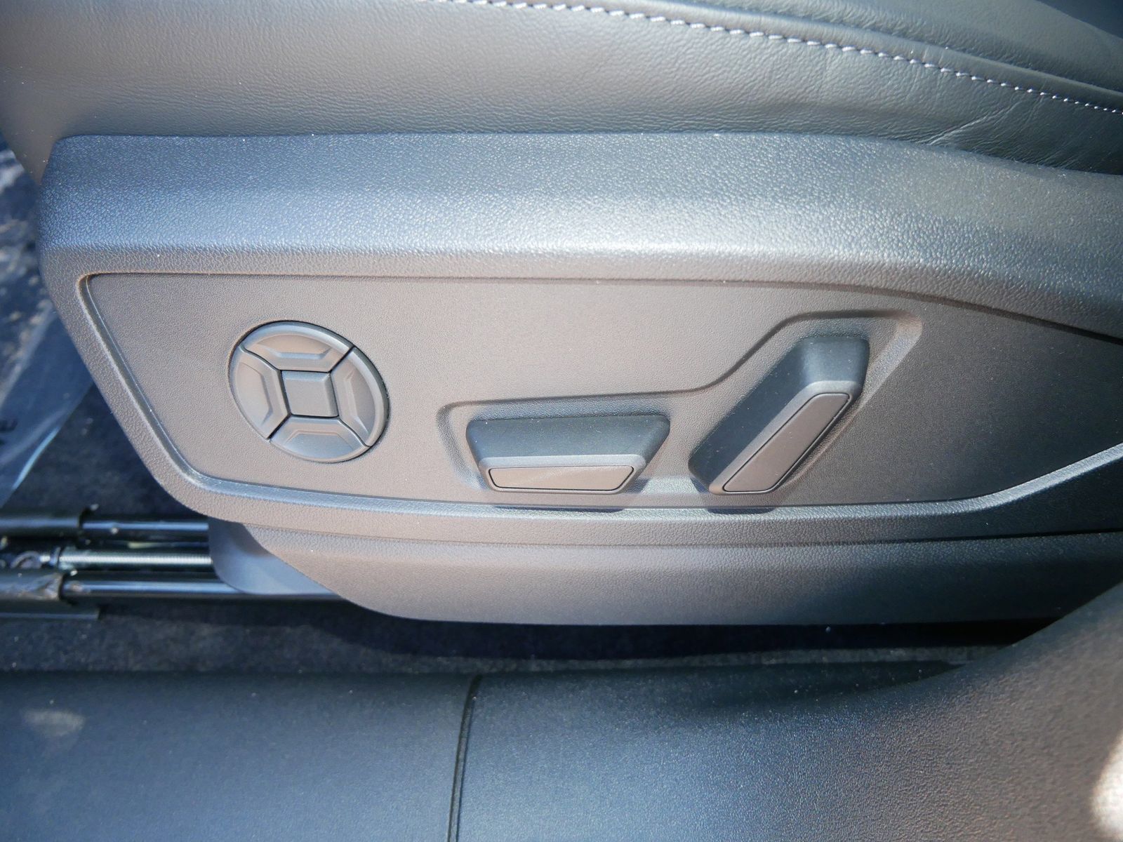 Thumbnail: 2025 Audi Q5 - 12