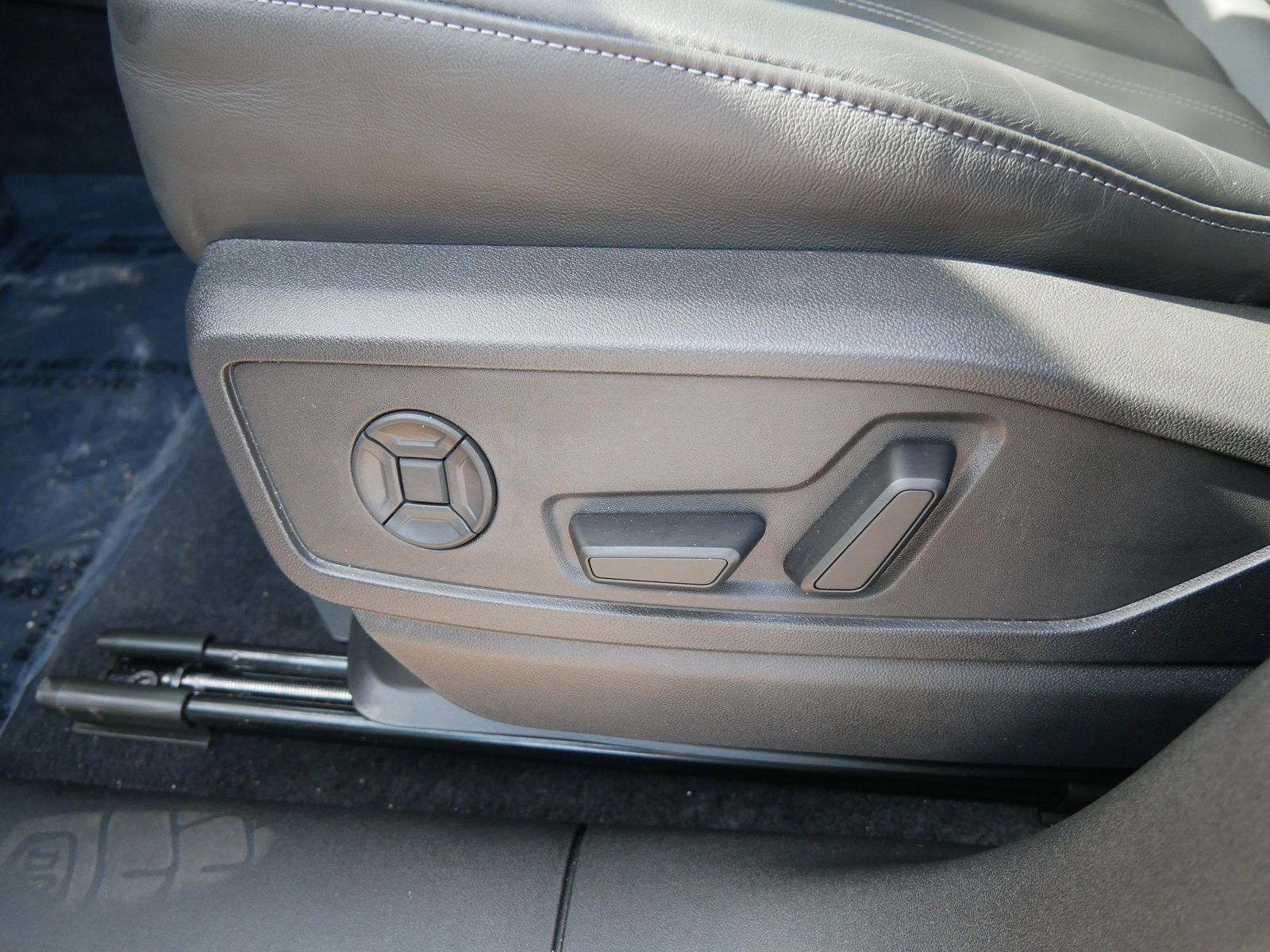 Thumbnail: 2025 Audi Q5 - 14