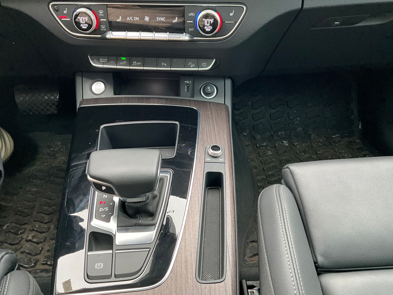 Thumbnail: 2024 Audi Q5 - 25