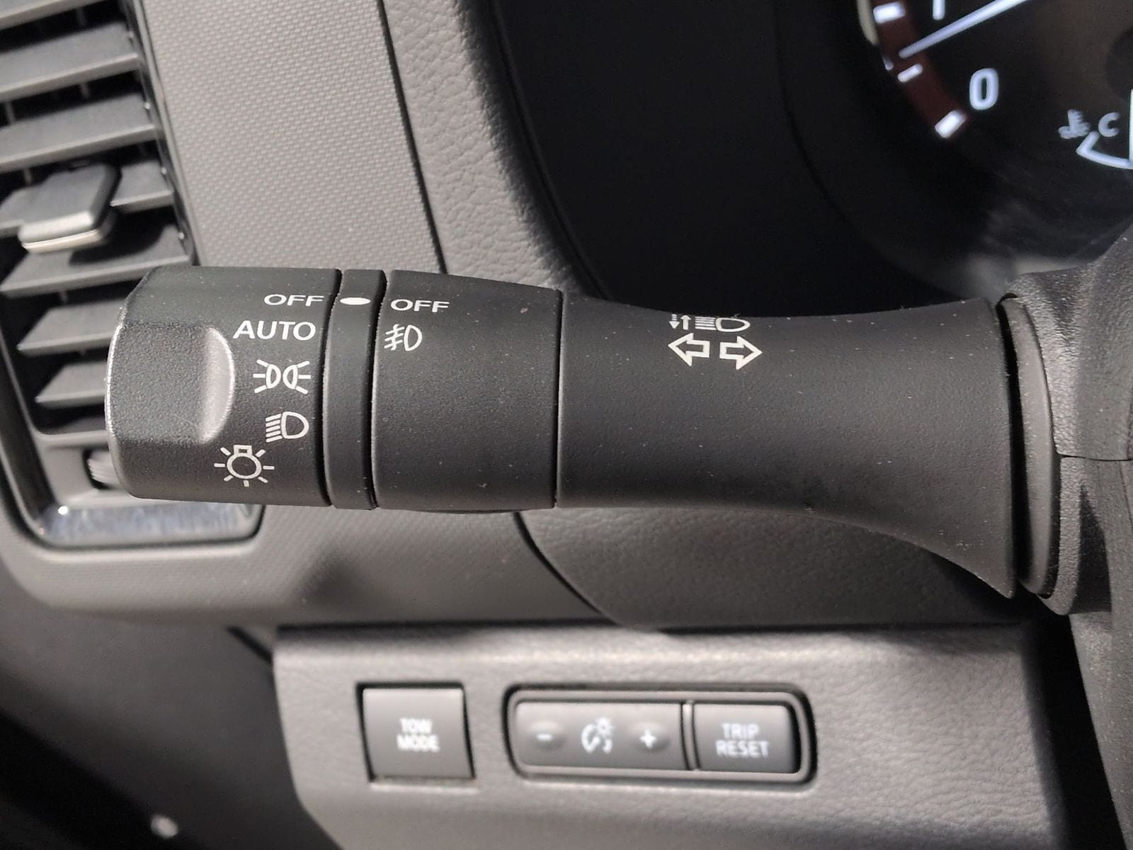 Thumbnail: 2022 Nissan Frontier - 29