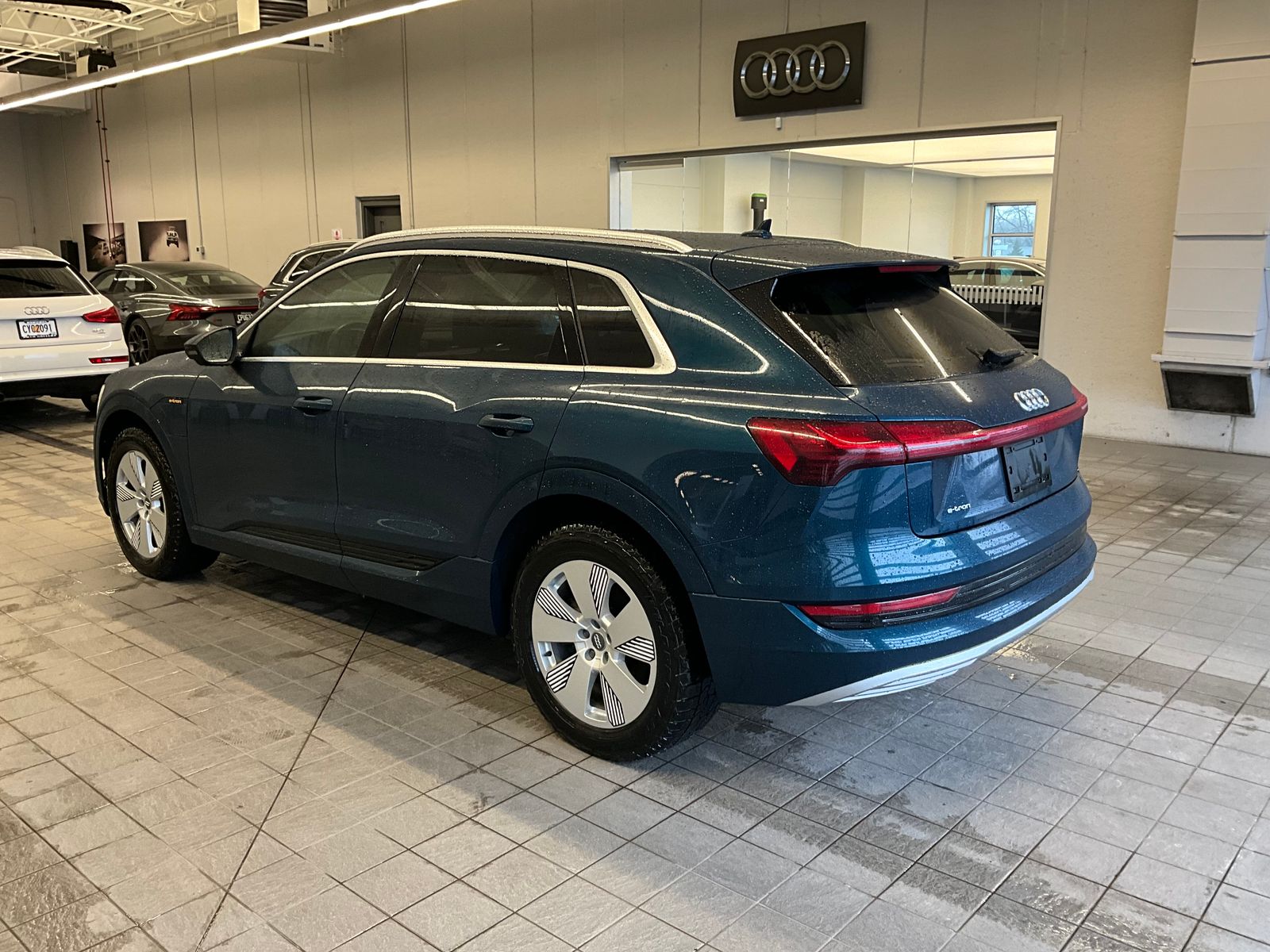 Thumbnail: 2019 Audi e-tron - 3