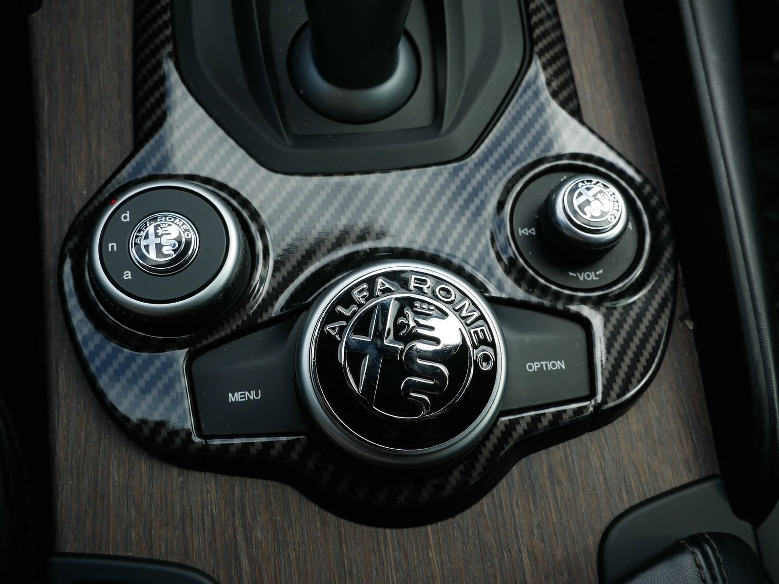 Thumbnail: 2017 Alfa Romeo Giulia - 25