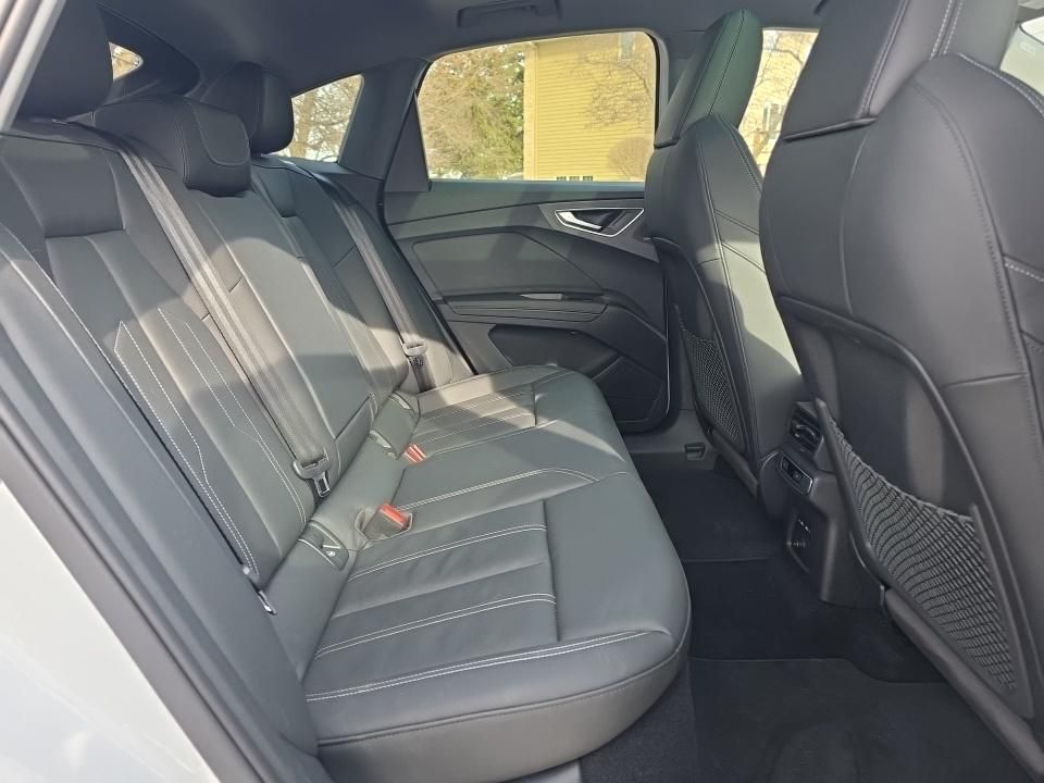 Thumbnail: 2023 Audi Q4 e-tron - 9