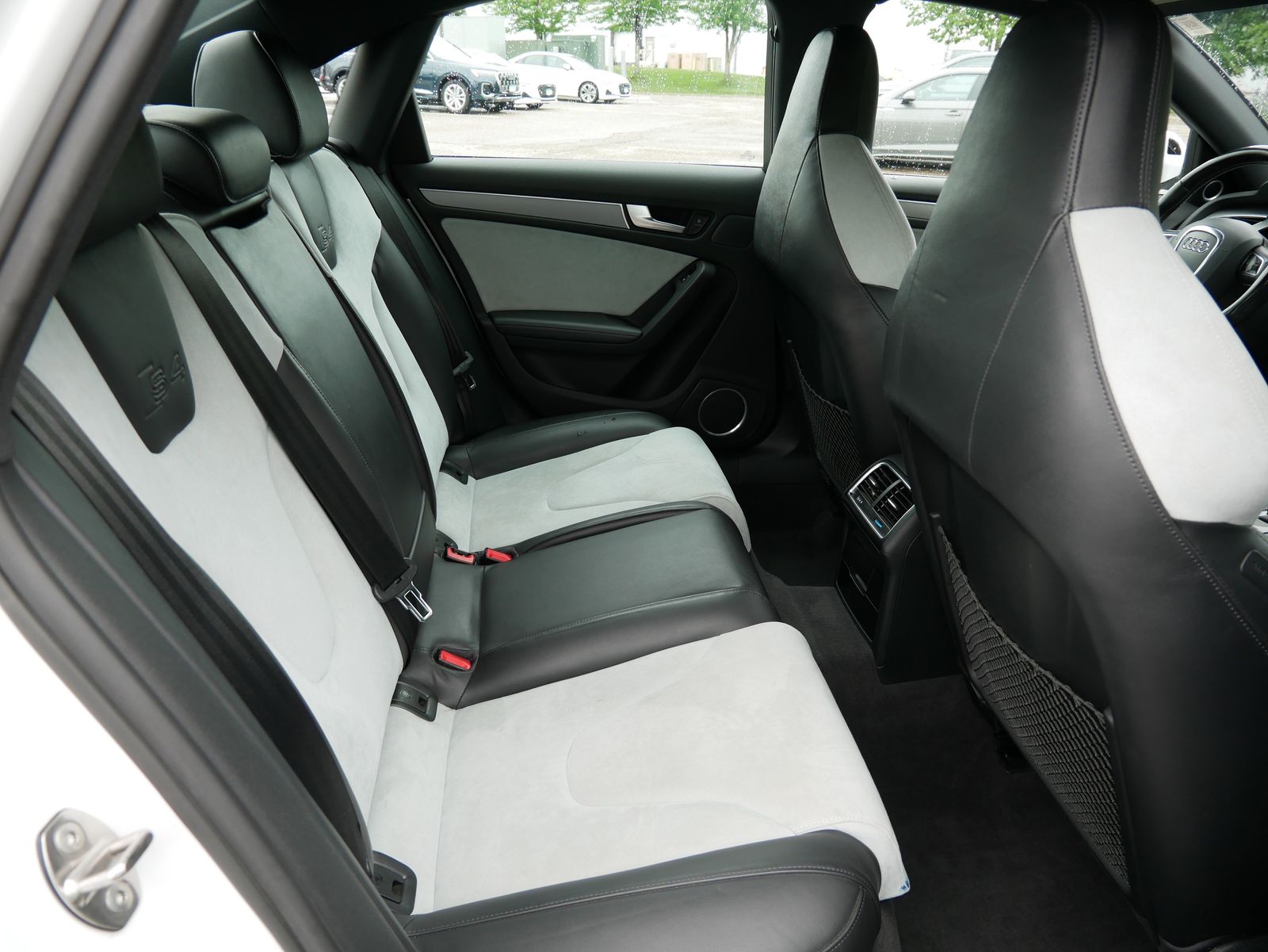 Thumbnail: 2012 Audi S4 - 11