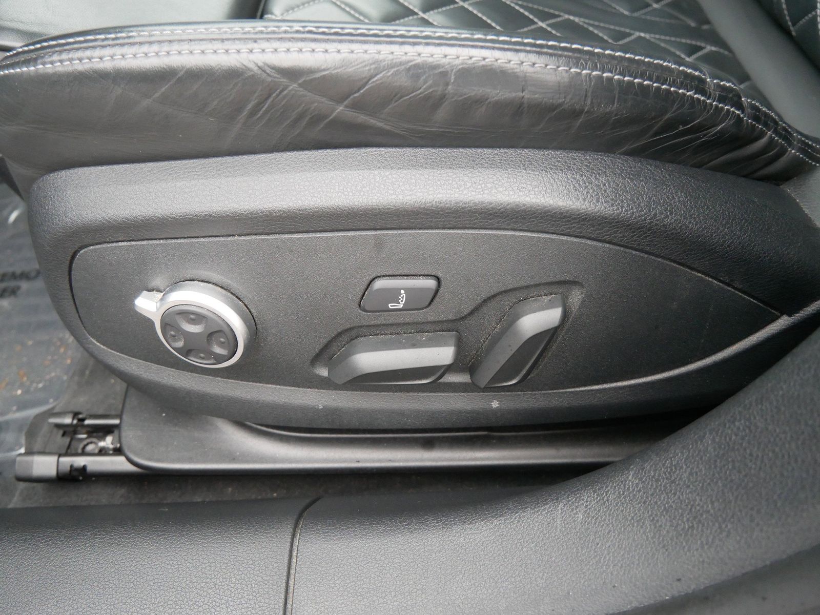 Thumbnail: 2023 Audi S4 - 14